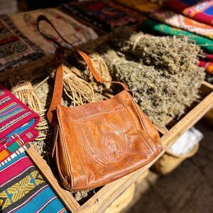 1990's Carlucci Multipocket Tooled Leather Shoulder Bag in Tan